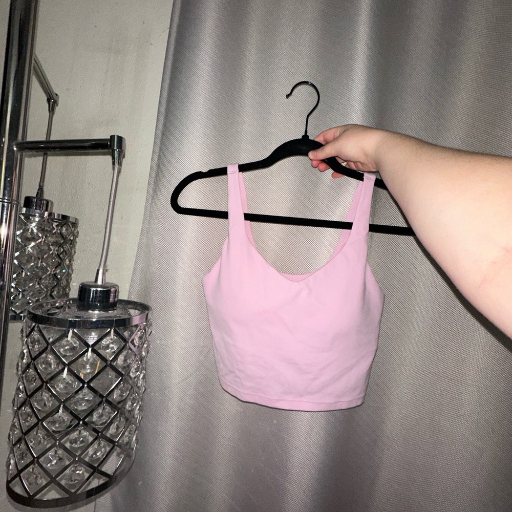 Beautiful light pink aerie trendy cropped workout sports bra in a size medium💕